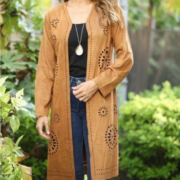 Liv Los Angeles Jackets & Blazers - 💫HP‼️💫 NWT LIV LOS ANGELES Faux Suede Duster w/Laser Cut Design in Brown, Sz M